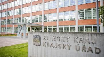 Kraj bude investovat z rozpočtu více peněz než letos