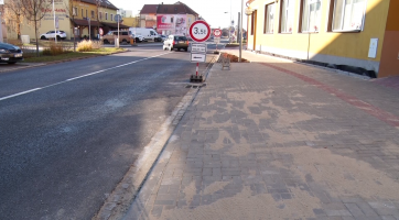 Ve městě opravili stovky metrů chodníků