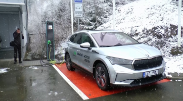 Ve Vsetíně spustili nabíjecí stanici pro elektromobily