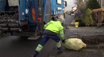 Také letos město organizuje pytlové svozy papíru a plastu