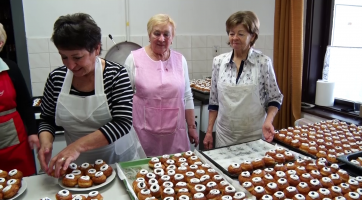 Tradiční fašank nabídl koblihy, zabijačku i masky 