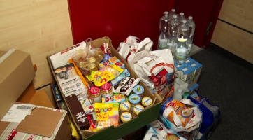 Sbírka materiální pomoci pro Ukrajince hlásí nedostatek trvanlivých potravin