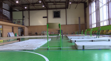 Místo ubytovny je znovu tělocvična