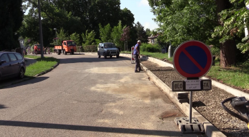 Rekonstrukce chodníků pokračuje za letním kinem