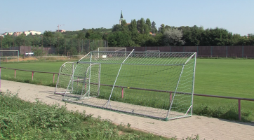 Fotbalové hřiště v Sadech má nový systém zavlažování i přípojky vody