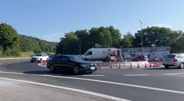 Výstavba kruhové křižovatky na Vršavě je v plném proudu