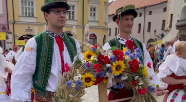Zemědělci oslavili v Kroměříži dožínky. Městem prošly stovky krojovaných 