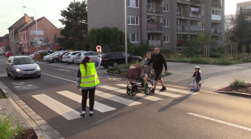 Bezpečnost na přechodech pohlídají senioři