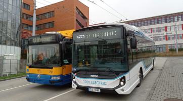 Silnice Zlína a Otrokovic brázdí nový elektrobus, ale jen dočasně