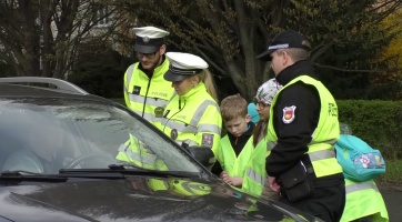 Děti společně s policií a strážníky kontrolovaly řidiče