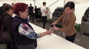 Májovou výstavu vín doprovodil regionální trh