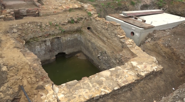 Archeologové odkryli vodní příkop a jižní vstup do hlucké tvrze  