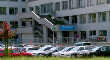Vedení Vsetínské nemocnice plánuje investici do parkoviště u polikliniky