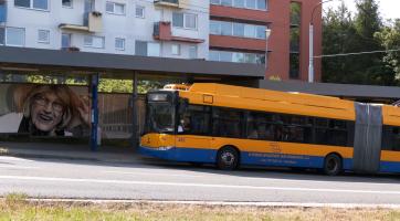 V trolejbusech a autobusech zaplatíte kartou