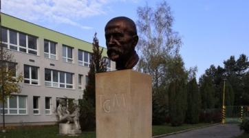 V Otrokovicích někdo ukradl bustu T. G. Masaryka