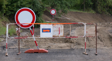 Sesuvy svahu u Drslavic si vynutily opravu silnice
