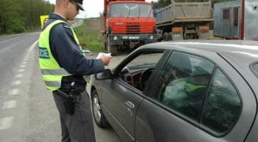 Policisté o víkendu zastavili tři opilé řidiče, jeden nadýchal přes tři promile