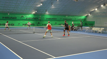 Tenisový turnaj pro přátele přivítal i bývalé tenisty z okruhů ATP nebo WTA