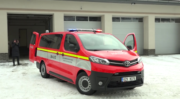Rožnovští dobrovolní hasiči dostali nový dopravní automobil
