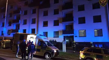 V Uherském Brodě se pět osob přiotrávilo oxidem uhelnatým. Hasiči evakuovali celý bytový dům