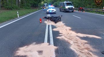 Nehoda dvou motorkářů u Buchlovic: zranili se oba řidiči i spolujezdkyně