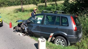 Nehoda dvou osobních vozidel na Kroměřížsku si vyžádala dva zraněné