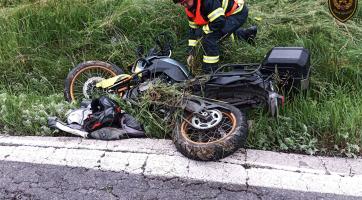 Čtvrteční série dopravních nehod: srážka osobního vozidla s autobusem, zraněný cyklista i havárie motorkáře 