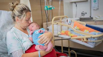 Rekordman Oliver! V Baťově nemocnici se narodil chlapeček s porodní váhou 5320 gramů