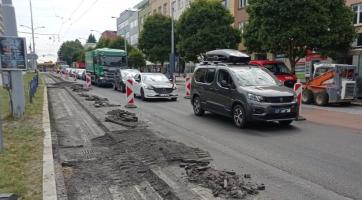Kolony v centru Zlína potrápí řidiče ještě měsíc. V pátek se silničáři přesunou na křižovatku ulic Gahurova a Březnická