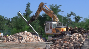Demolice torza tenisové haly by měla být hotová do konce prázdnin