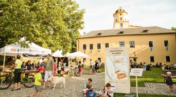 Stará řemesla na hradě Malenovice ukážou, jak se pralo prádlo popelem