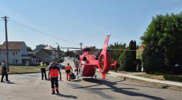 Vážná nehoda motorkáře na Kroměřížsku: na místo letěl vrtulník