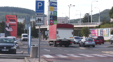 Parkoviště Nákupního centra Čepkov je častým místem dopravních nehod