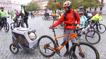 Ani mrholení neodradilo cyklisty od uzavření cyklostezek