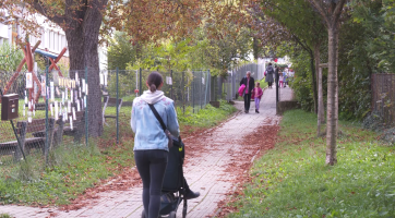 Chodník mezi ulicemi Hradská a Štefánikova projde opravou