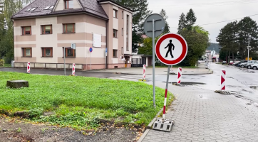 Bezpečnost chodců na ulici Dělnická zvýší nový chodník