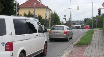 Na světelné křižovatce v Kroměříži řidiči nedávají přednost