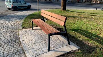 Ve Vsetíně přibylo patnáct nových laviček