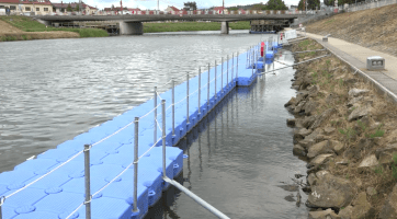 Nové plovoucí molo nabízí víc prostoru k zakotvení lodí