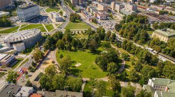 Zlínský park Komenského bojuje o titul Park čtvrtstoletí. Hlasujte pro něj v anketě