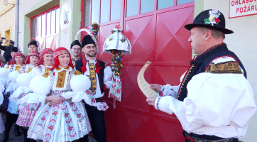 Císařské hody v Jarošově letos oslavilo 40 krojovaných