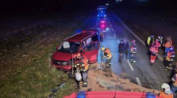 Nehoda osobního vozidla s dodávkou u Fryštáku si vyžádala tři zraněné