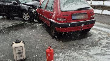 U Zašové se srazila dvě osobní auta. Na místě byl jeden zraněný