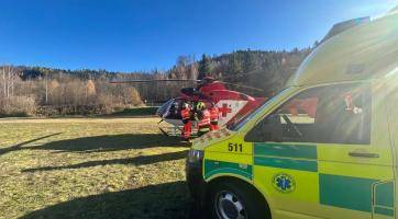 Dva pády z výšky během 24 hodin. Pro vážně zraněného muže letěl do Vsetína vrtulník