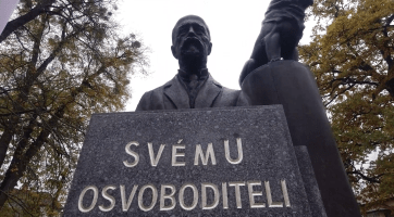 Pomník T. G. Masaryka je zpátky v parku Botanika