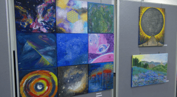 Výstava Kouzlo okamžiku v aule ZUŠ potrvá do začátku prosince