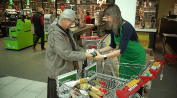 Při potravinové sbírce se v malenovickém centru podařilo vybrat přes 500 kg potravin