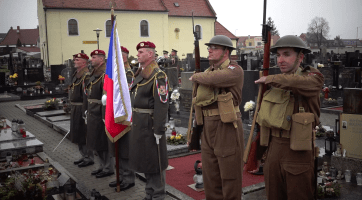 Ostatky výsadkářů se vrátily do Česka