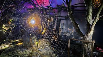 V Hutisku-Solanci hořely přístřešky a altán u rodinného domu