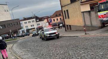 Policie evakuovala 450 osob ze základní školy v Uherském Brodě. Hrozil výbuch nebezpečné látky